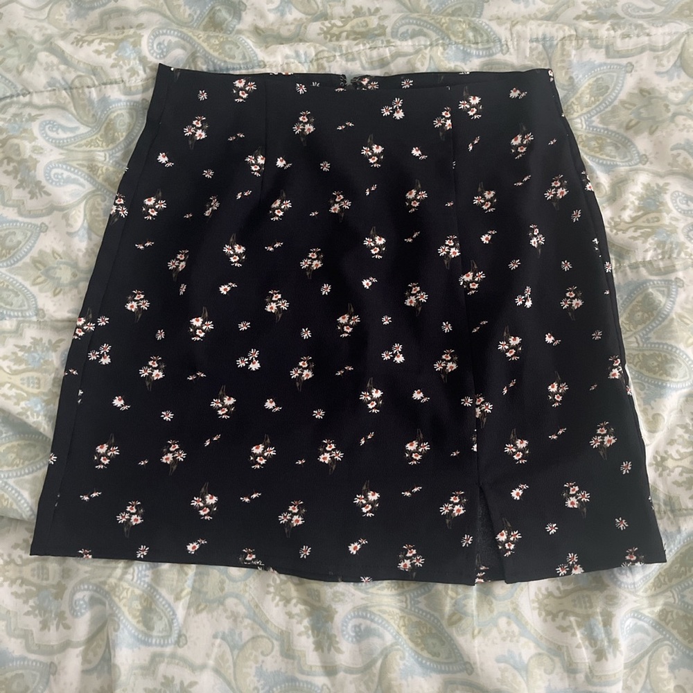 Aeropostale black floral skirt xs